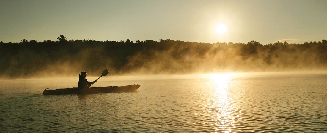 https://spaconnection.com/wp-content/uploads/woman-kayak-lenox-1100x450.jpg